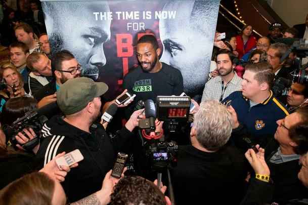 Imagens do treino aberto do UFC 182 em Las Vegas - Jon Jones