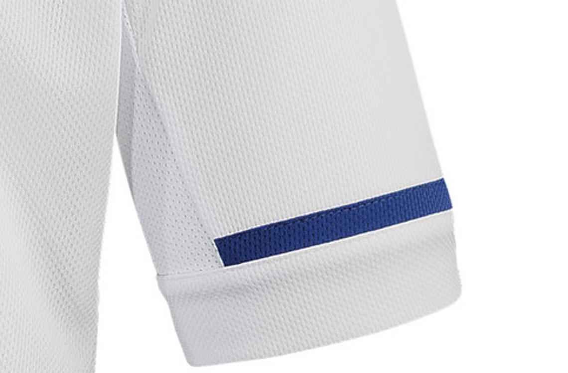 Detalhes da nova camisa branca do Cruzeiro, fornecida pela Penalty (imagens obtidas pelo Superesportes)