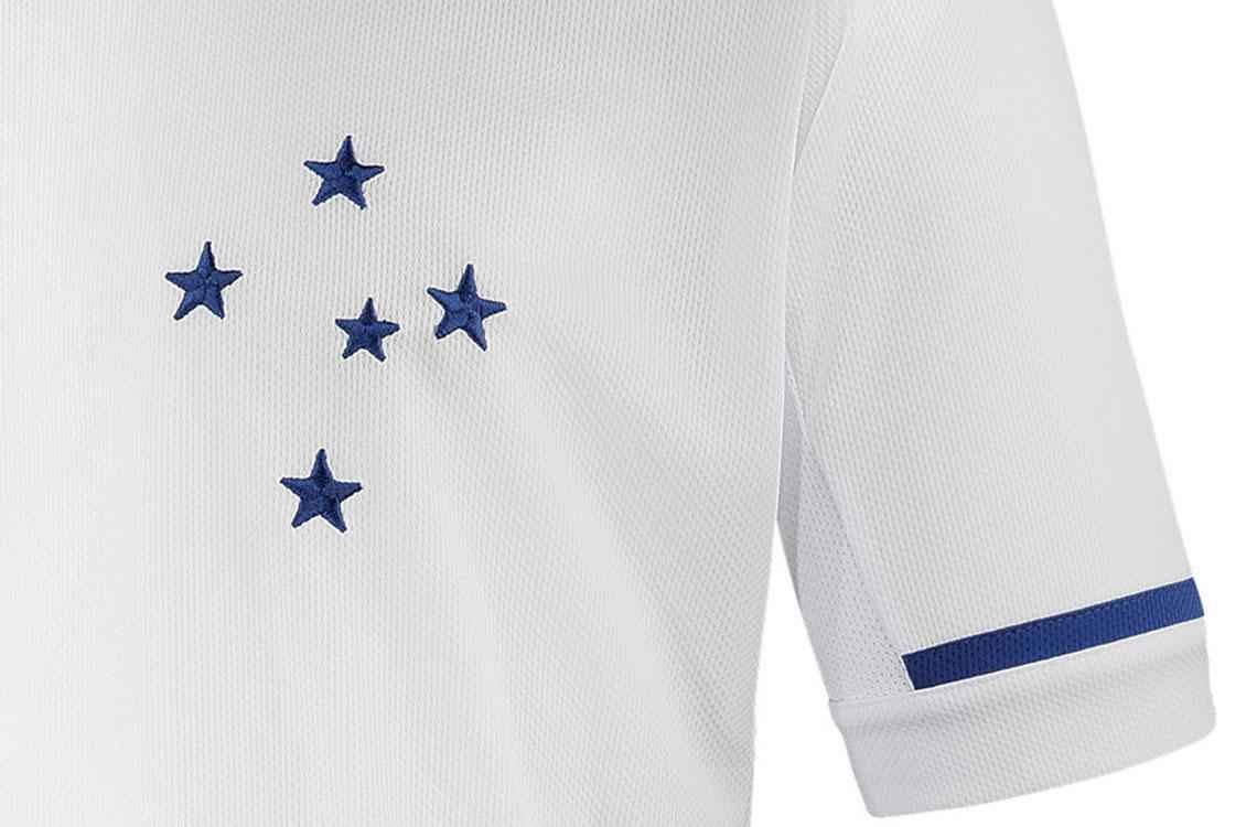 Detalhes da nova camisa branca do Cruzeiro, fornecida pela Penalty (imagens obtidas pelo Superesportes)