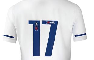 Detalhes da nova camisa branca do Cruzeiro, fornecida pela Penalty (imagens obtidas pelo Superesportes)