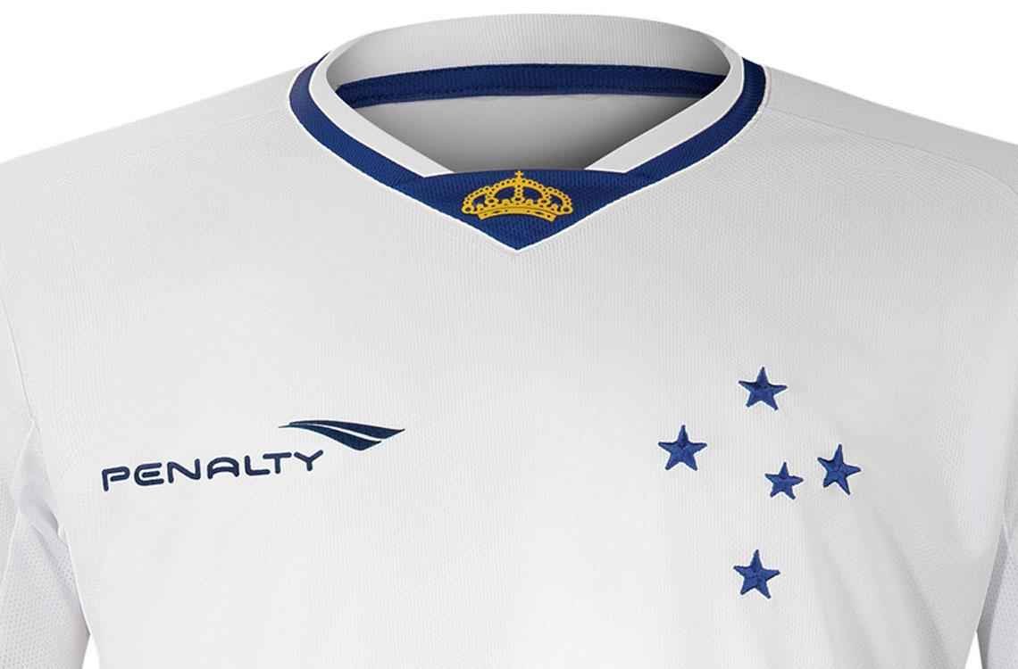 Detalhes da nova camisa branca do Cruzeiro, fornecida pela Penalty (imagens obtidas pelo Superesportes)