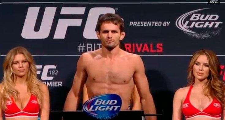 Confira as imagens da pesagem do UFC 182 - Rodrigo Damm