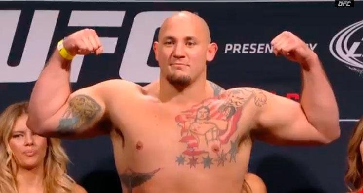 Confira as imagens da pesagem do UFC 182 - Shaw Jordan 