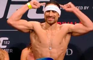 Confira as imagens da pesagem do UFC 182 - Danny Castillo 