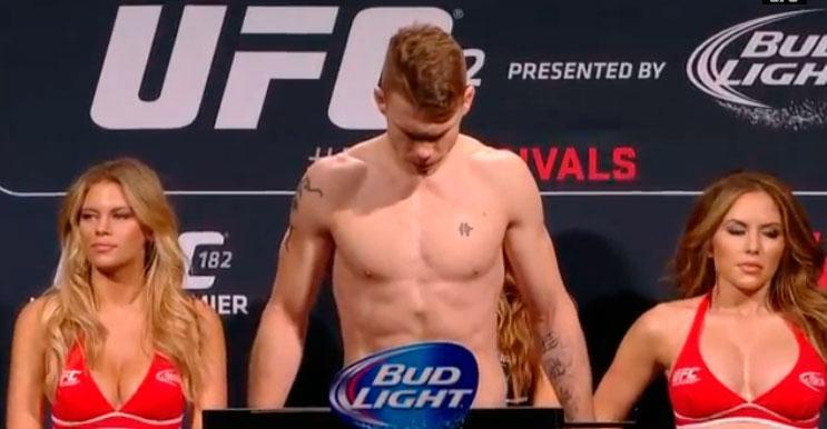Confira as imagens da pesagem do UFC 182 - Paul Felder