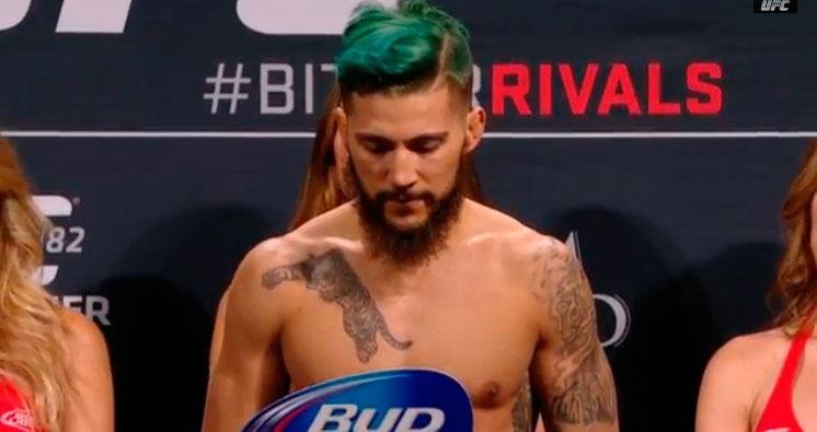 Confira as imagens da pesagem do UFC 182 - Louis Gaudinot