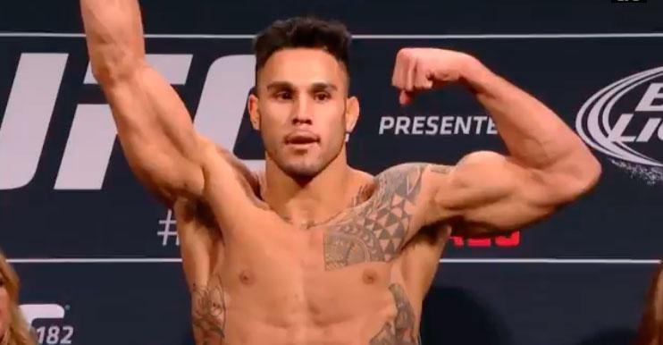 Confira as imagens da pesagem do UFC 182 - Brad Tavares