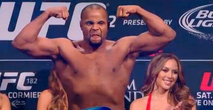 Confira as imagens da pesagem do UFC 182 - Daniel Cormier