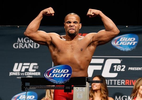 Confira as imagens da pesagem do UFC 182 - Daniel Cormier