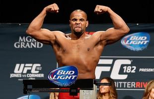 Confira as imagens da pesagem do UFC 182 - Daniel Cormier