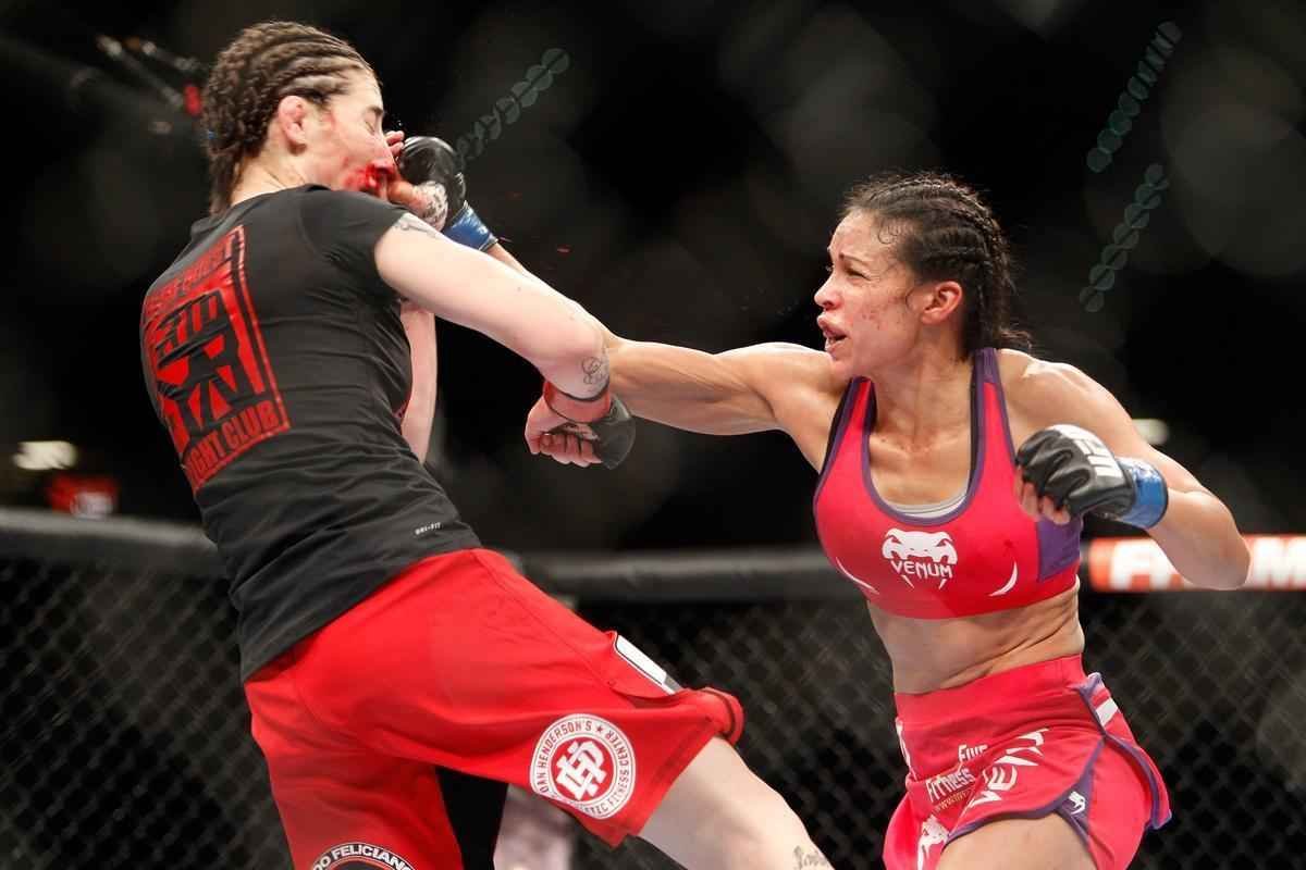 Marion Reneau (roupa vermelha) venceu Alexis Dufresne por deciso unnime