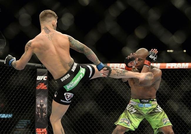 Cody Garbrandt (bermuda preta) venceu Marcus Brimage por nocaute no terceiro round