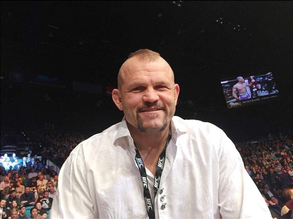 Membro do Hall da Fama do UFC, Chuck Liddell marca presena no UFC em 182