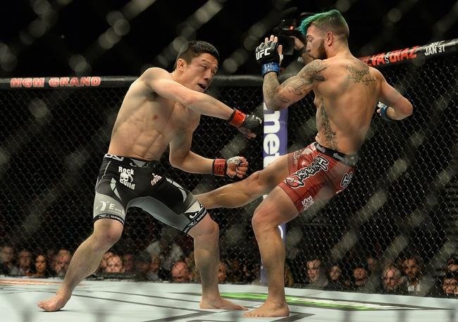  Kyogi Horiguchi (bermuda preta) venceu Louis Gaudinot por deciso unnime