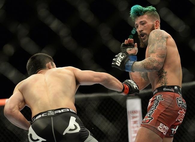  Kyogi Horiguchi (bermuda preta) venceu Louis Gaudinot por deciso unnime