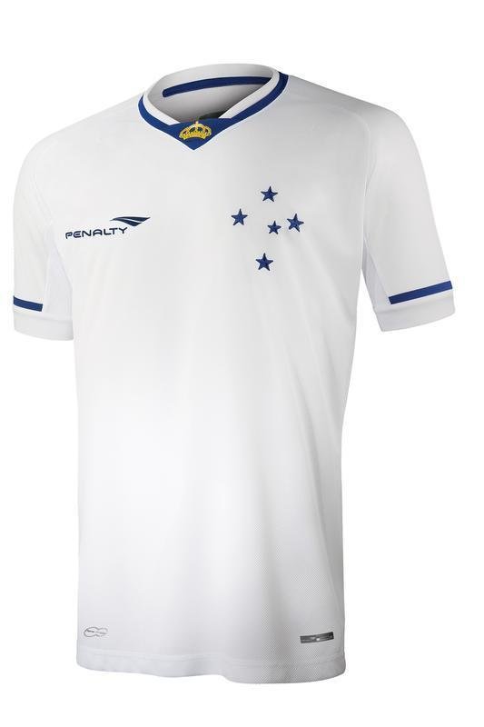 Torcedor poder comprar o novo uniforme sem marcas de patrocinadores