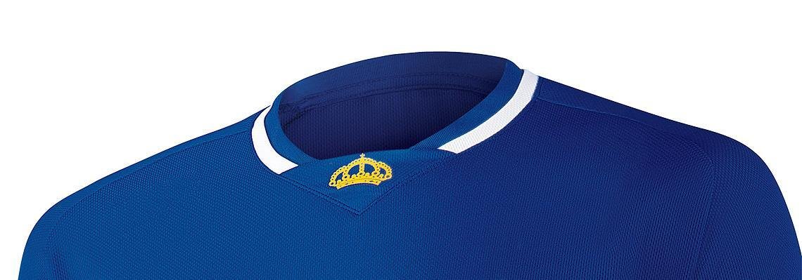 Torcedor poder comprar o novo uniforme sem marcas de patrocinadores