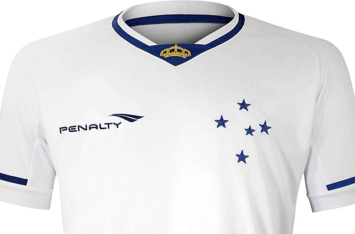 Torcedor poder comprar o novo uniforme sem marcas de patrocinadores