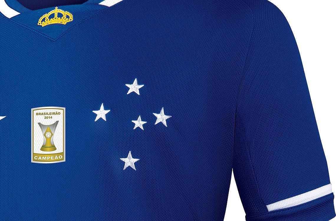 Torcedor poder comprar o novo uniforme sem marcas de patrocinadores