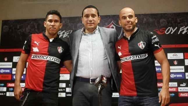 Atlas, rival do Atltico - Zagueiro Juan Carlos Valenzuela, vindo do Amrica do Mxico, e atacante Carlos Ochoa, vindo do Veracruz do Mxico

