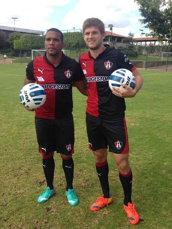 Atlas, rival do Atltico - Atacante Christian Surez vindo do Barcelona do Equador e zagueiro Kannemann, de 23 anos, vindo do San Lorenzo da Argentina