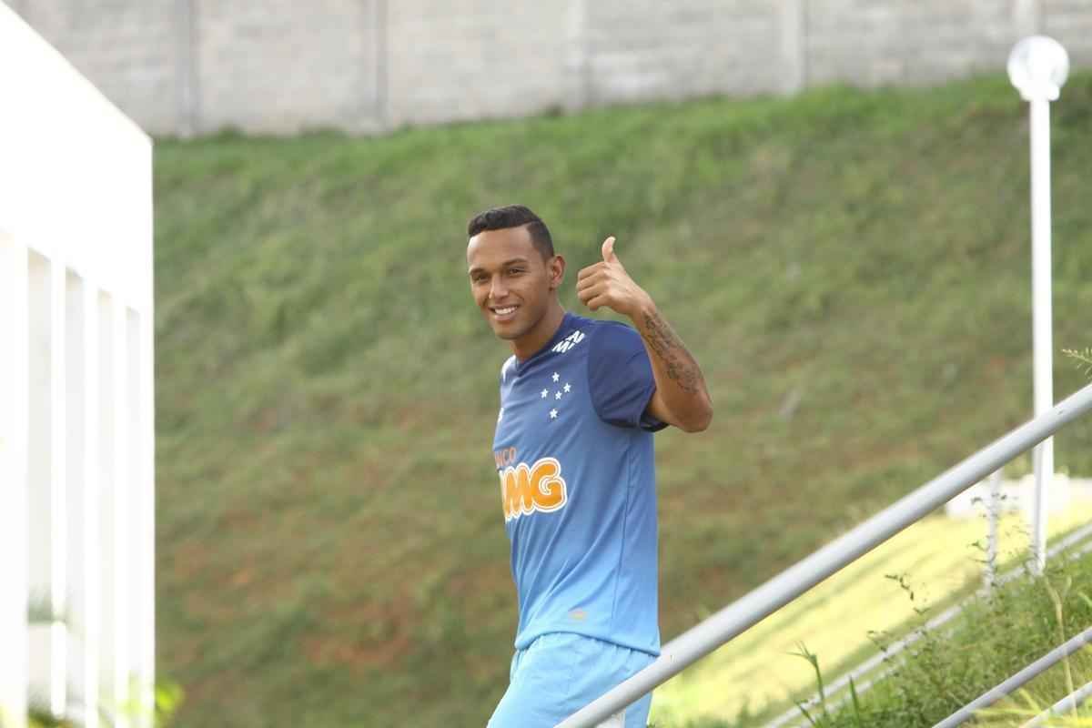 Depois de ser emprestado ao Amrica, Gilson retorna  Toca