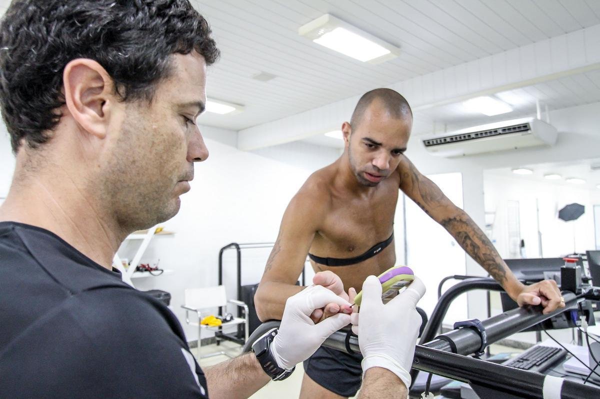 O sbado de treino na Cidade  do Galo ficou marcado por baterias de exames clnicos e fsicos. Os atletas fizeram testes de lactato e isocintico, alm de inspees odontolgicas e oftalmolgicas. No domingo, o grupo completar todas as determinaes da primeira semana de pr-temporada.