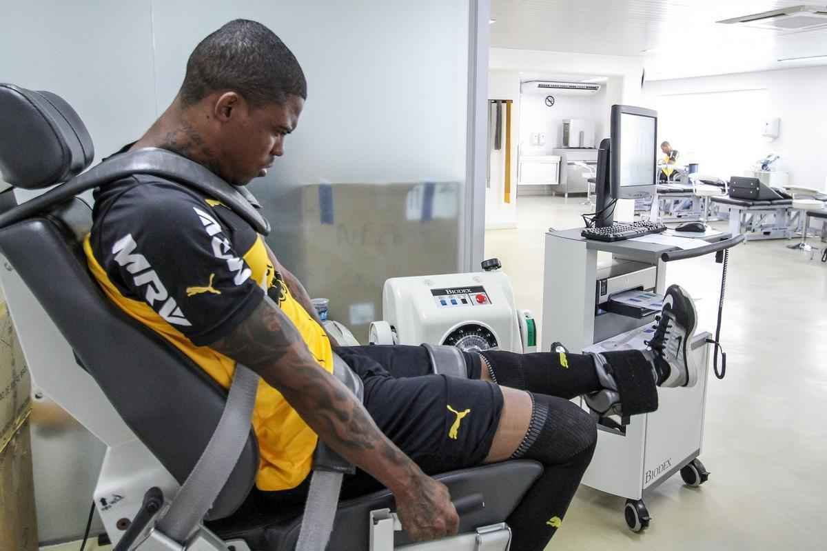 O sbado de treino na Cidade  do Galo ficou marcado por baterias de exames clnicos e fsicos. Os atletas fizeram testes de lactato e isocintico, alm de inspees odontolgicas e oftalmolgicas. No domingo, o grupo completar todas as determinaes da primeira semana de pr-temporada.