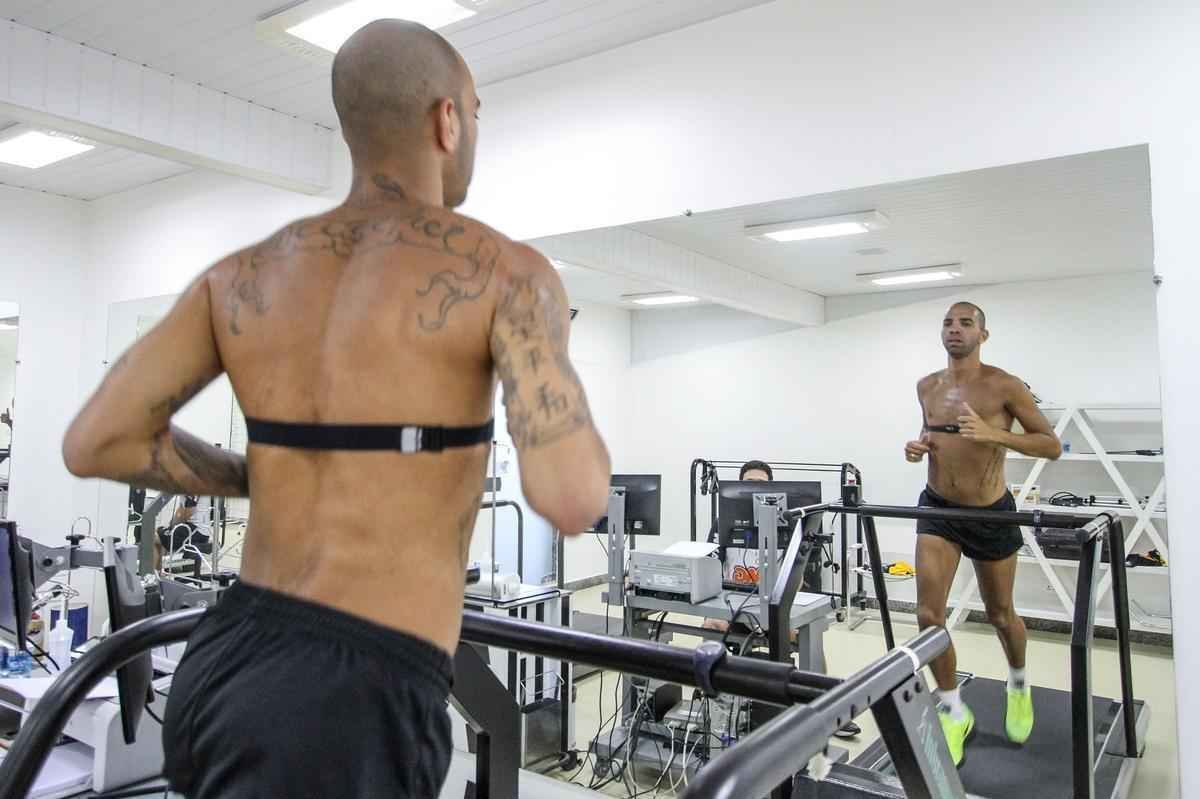 O sbado de treino na Cidade  do Galo ficou marcado por baterias de exames clnicos e fsicos. Os atletas fizeram testes de lactato e isocintico, alm de inspees odontolgicas e oftalmolgicas. No domingo, o grupo completar todas as determinaes da primeira semana de pr-temporada.