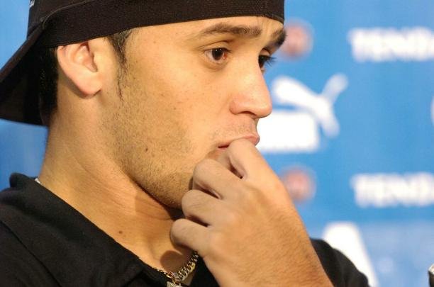 Em 2008, volante Charles foi vendido ao Lokomotiv Moscou por 5 milhões de euros. Atualmente, ele treina afastado no Cruzeiro e está sem jogar há mais de um ano.