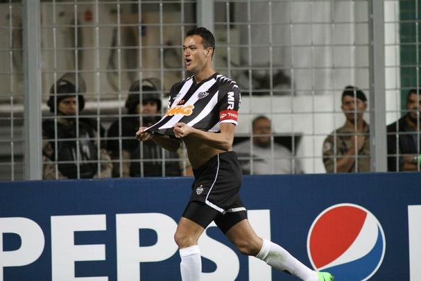 Rver defendeu o Atltico em 177 jogos, com 22 gols marcados