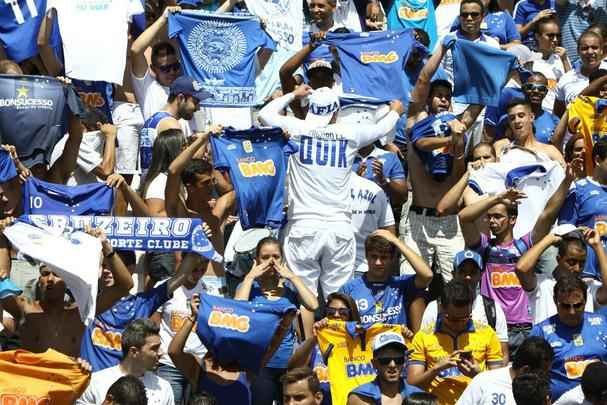 Em evento na Toca da Raposa I aberto para scios, clube apresentou Leandro Damio, Joel, Fabiano e Seymour