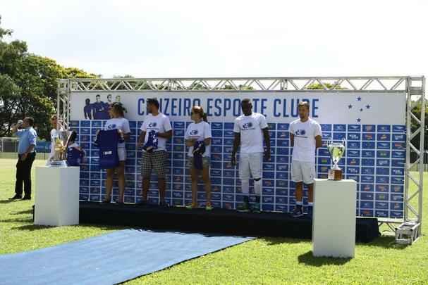 Em evento na Toca da Raposa I aberto para scios, clube apresentou Leandro Damio, Joel, Fabiano e Seymour