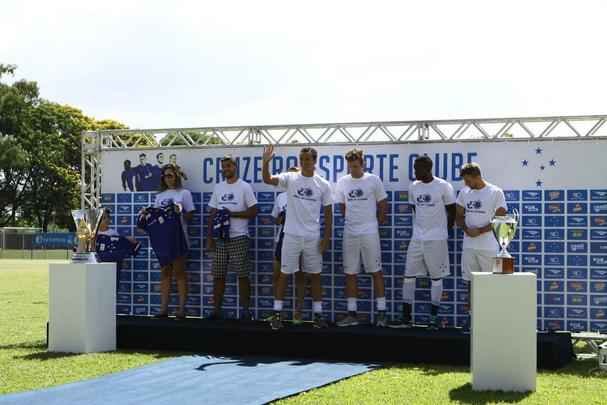 Em evento na Toca da Raposa I aberto para scios, clube apresentou Leandro Damio, Joel, Fabiano e Seymour