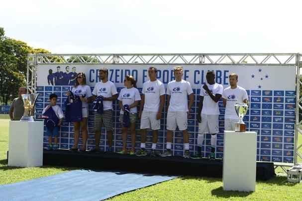 Em evento na Toca da Raposa I aberto para scios, clube apresentou Leandro Damio, Joel, Fabiano e Seymour