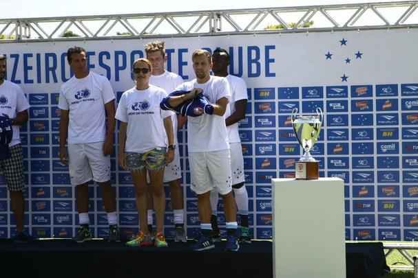 Em evento na Toca da Raposa I aberto para scios, clube apresentou Leandro Damio, Joel, Fabiano e Seymour