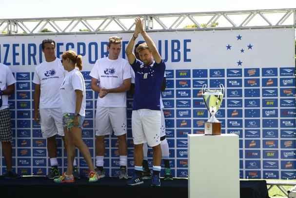 Em evento na Toca da Raposa I aberto para scios, clube apresentou Leandro Damio, Joel, Fabiano e Seymour