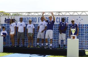 Em evento na Toca da Raposa I aberto para scios, clube apresentou Leandro Damio, Joel, Fabiano e Seymour