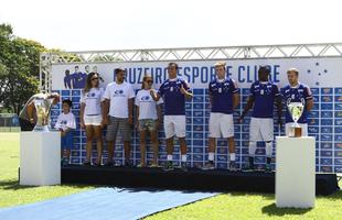 Em evento na Toca da Raposa I aberto para scios, clube apresentou Leandro Damio, Joel, Fabiano e Felipe Seymour