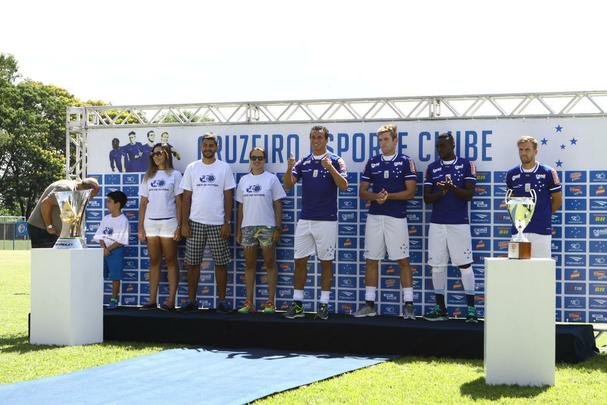 Em evento na Toca da Raposa I aberto para scios, clube apresentou Leandro Damio, Joel, Fabiano e Seymour