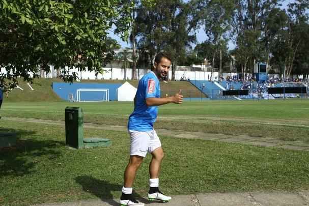 Em atividade realizada na Toca da Raposa I, Marcelo Oliveira esboou formao para incio da temporada