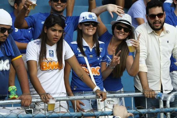 Em atividade realizada na Toca da Raposa I, Marcelo Oliveira esboou formao para incio da temporada