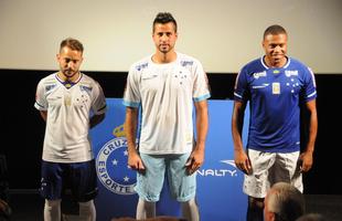 Lanamento da nova camisa para 2015, com os modelos Everton Ribeiro, Fbio e Jlio Baptista