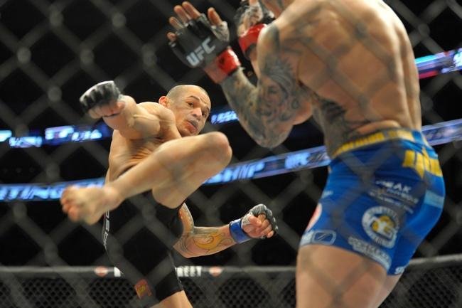 Gleison Tibau (bermuda preta) venceu Norman Parke por deciso dividida
