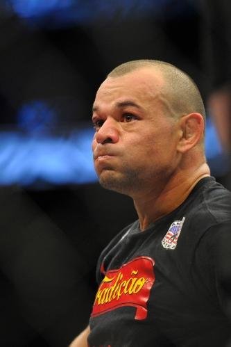 Gleison Tibau (bermuda preta) venceu Norman Parke por deciso dividida
