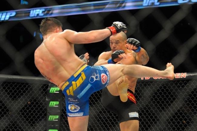 Gleison Tibau (bermuda preta) venceu Norman Parke por deciso dividida
