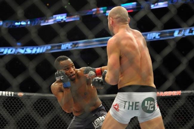 Cathal Pendred (bermuda branca) venceu Sean Spencer por deciso unnime
