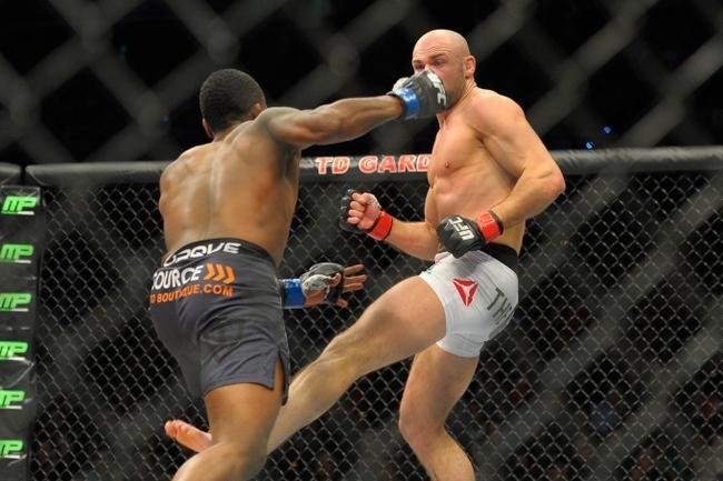 Cathal Pendred (bermuda branca) venceu Sean Spencer por deciso unnime
