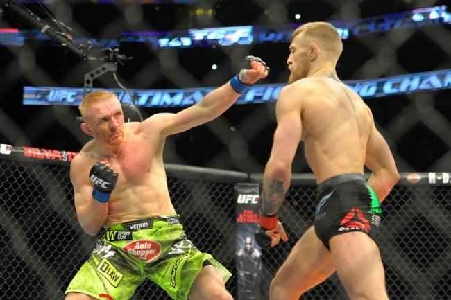 Veja imagens do novo atropelo de Conor McGregor, desta vez sobre Dennis Siver