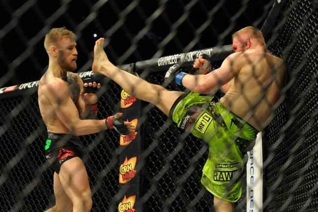 Veja imagens do novo atropelo de Conor McGregor, desta vez sobre Dennis Siver